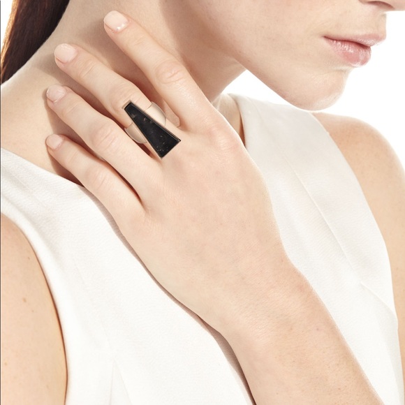 NWT Kendra Scott 14k Gold Collins Cocktail Ring - Picture 5 of 5